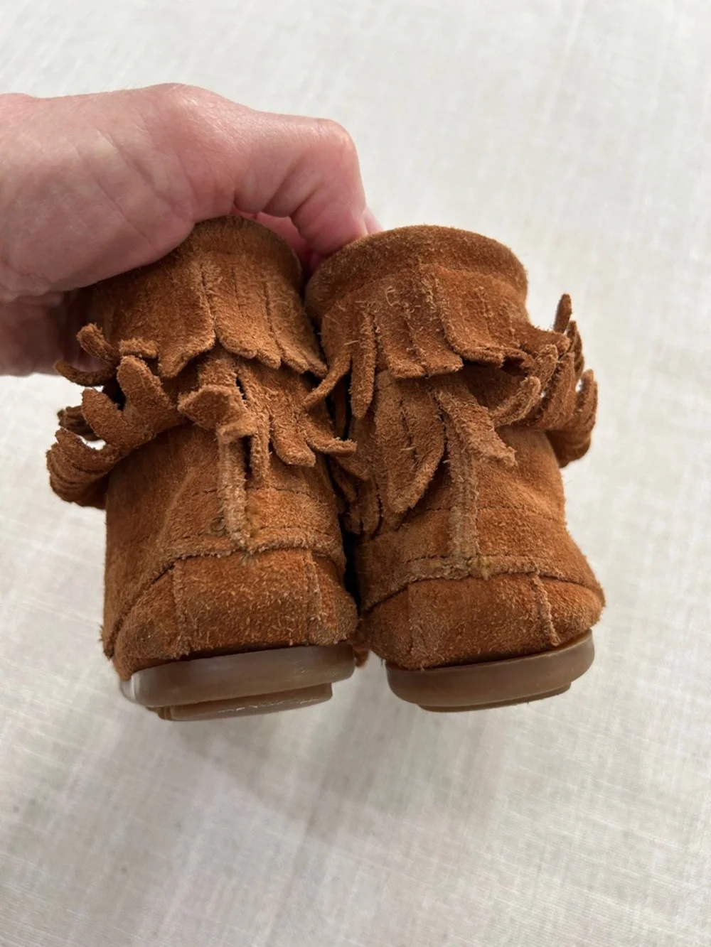 Minnetonka Moccasins Kids 9 Fringe Suede Ankle Boots in Chestnut Brown